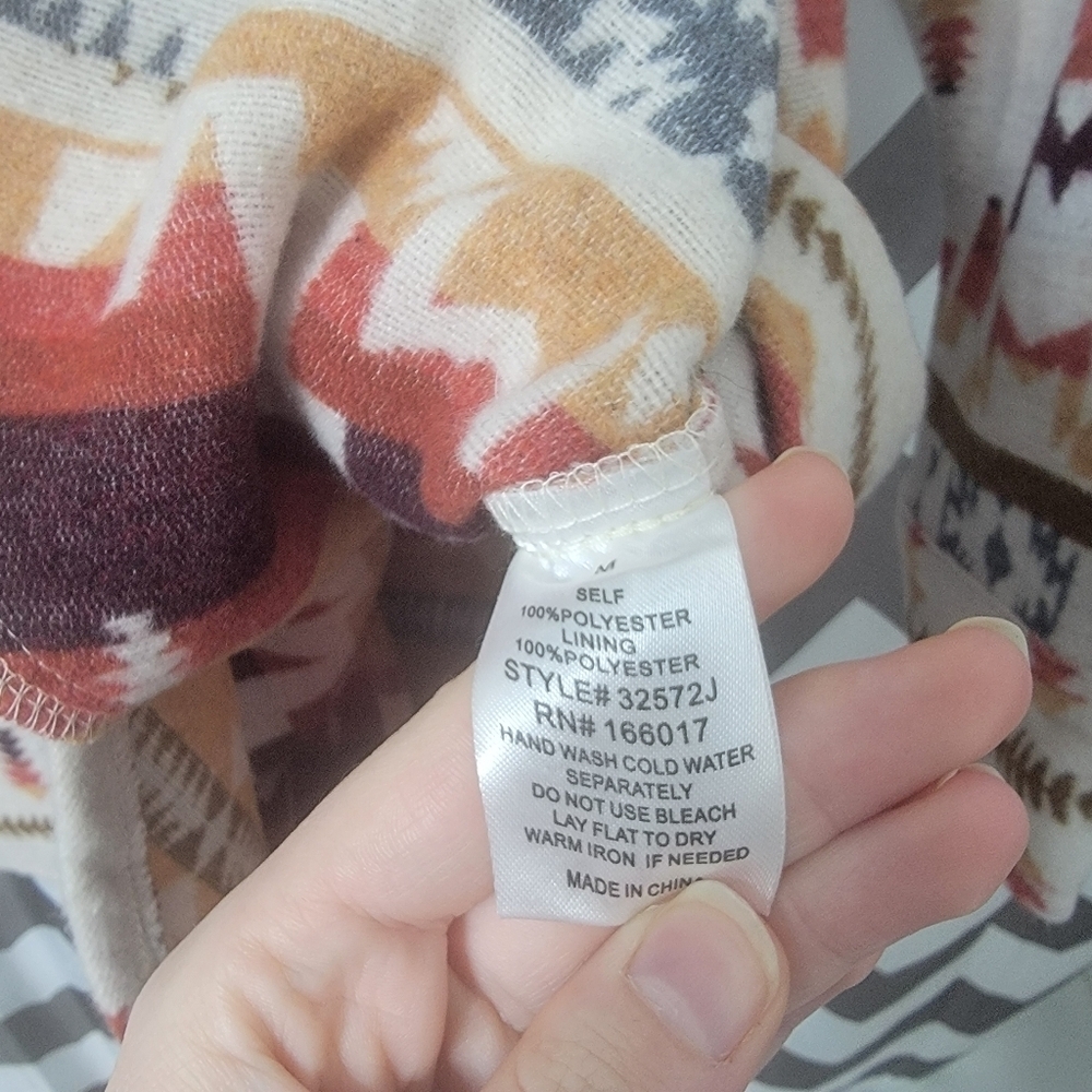 NWOT Medium Blue B Cream Aztec Shacket - Picture 5 of 5